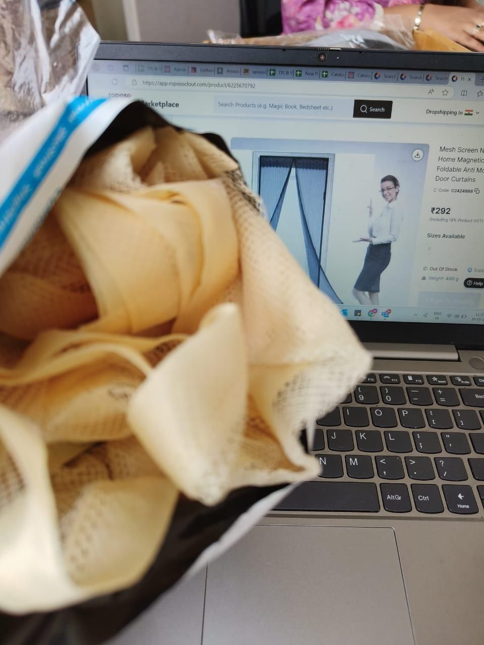 Hands-Free Magnetic Anti- Mosquitoes Screen